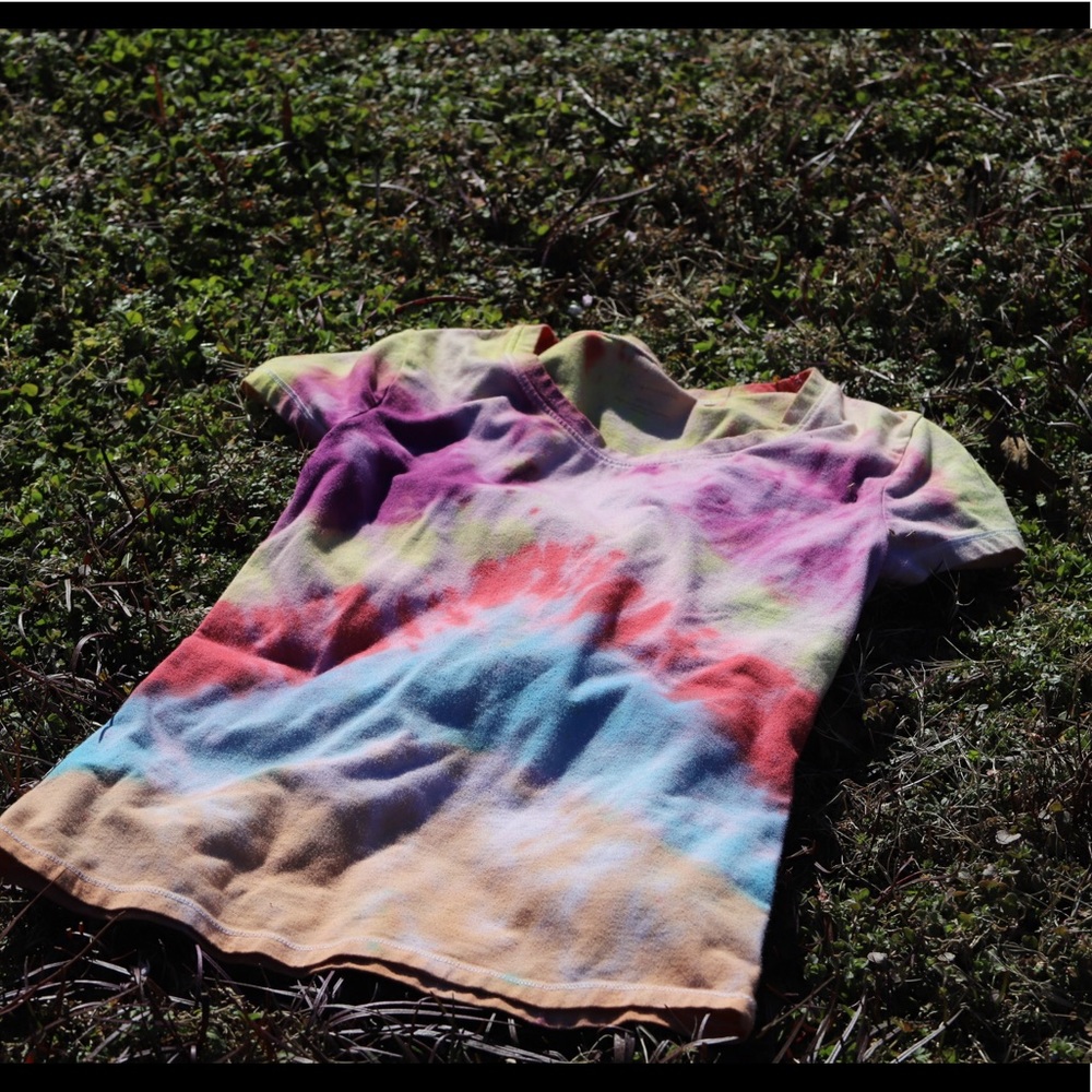 Wavy Tee